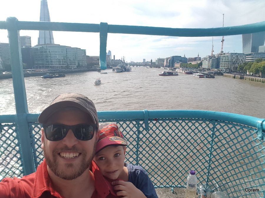 גשר המילניום וכנסיית סנט פול